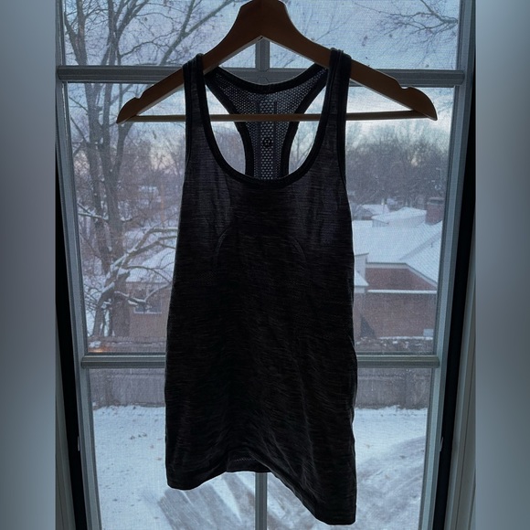 COPY - Grey Lululemon size 4 swiftly tech - Picture 2 of 3